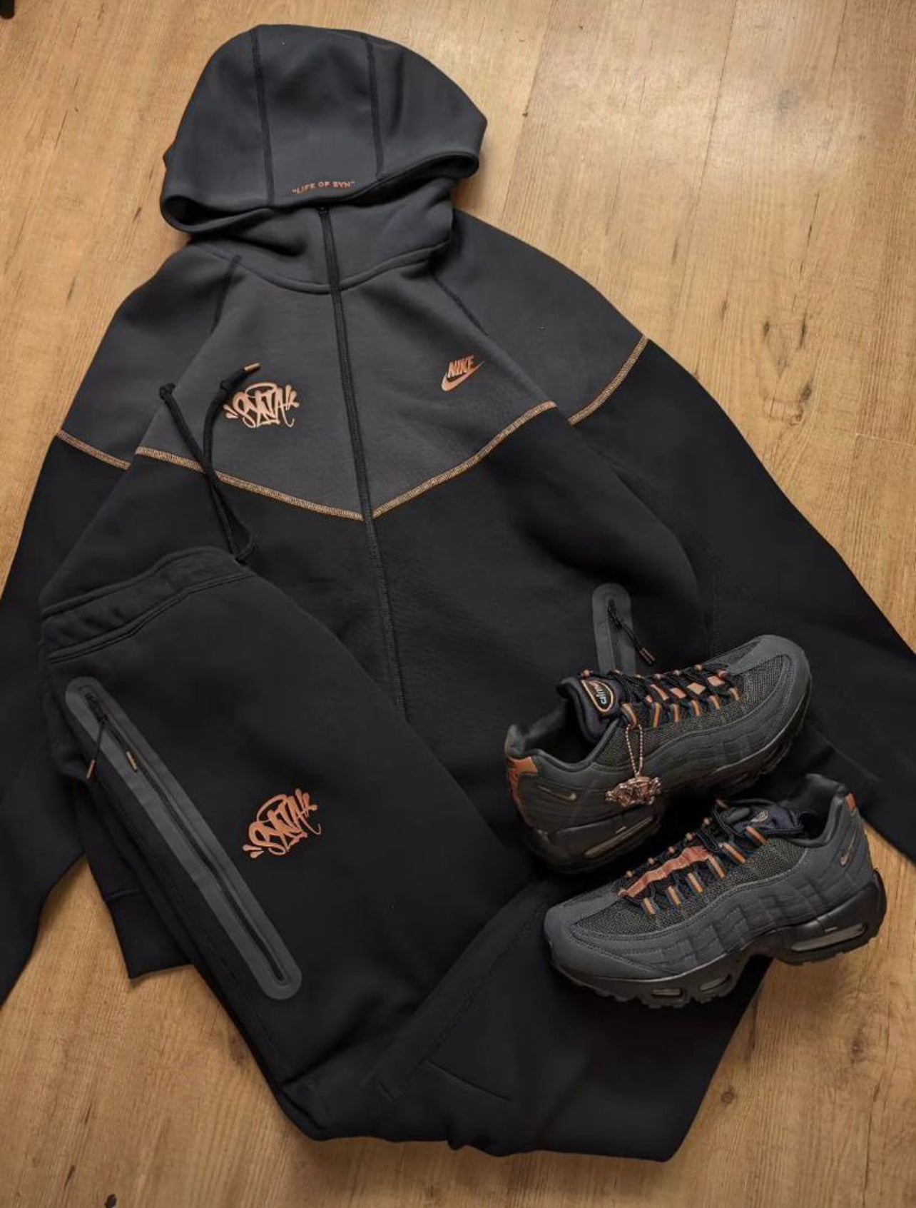 CONJUNTOS NIKE TECH X SYNAWORD🌟